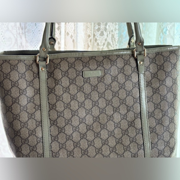 Gucci canvas tote Bag with Iconic GG Monogram - Picture 1 of 15